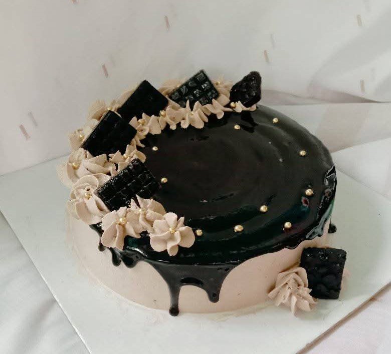 Half Vanilla Half Chocolate Cake